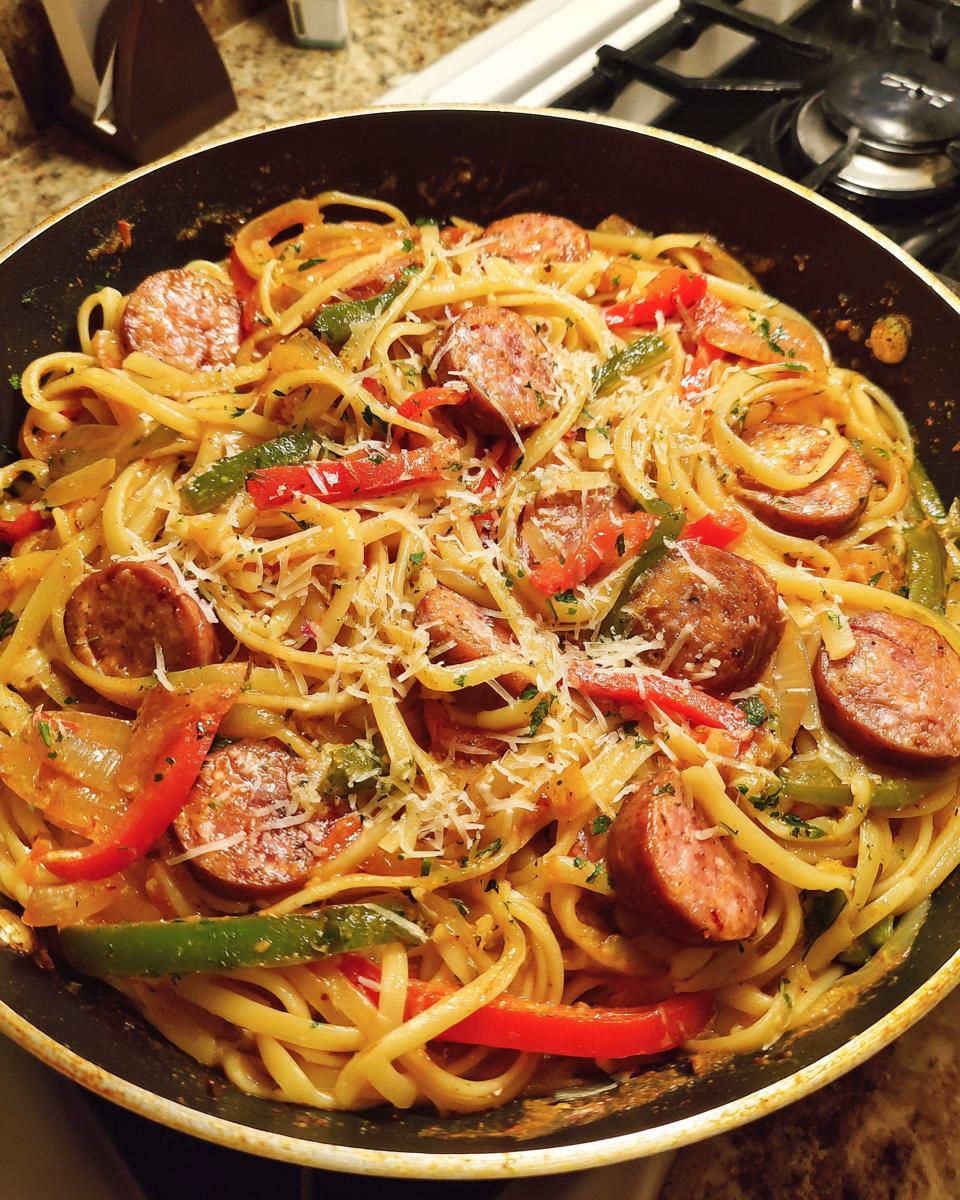 Creamy Cajun Sausage Pasta - detail 2